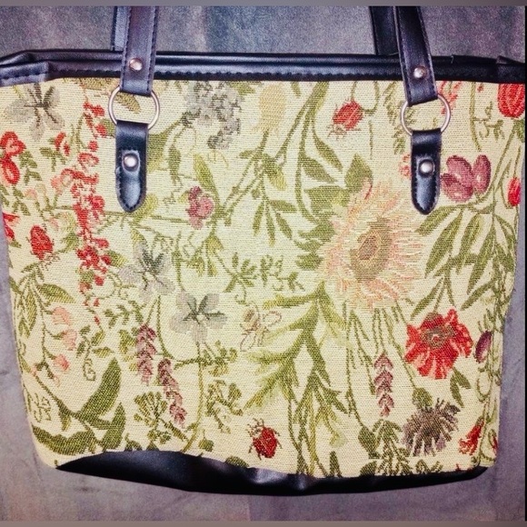 Floral Tapestry Tote Bag with Matching Envelope Pouch. - Picture 5 of 5